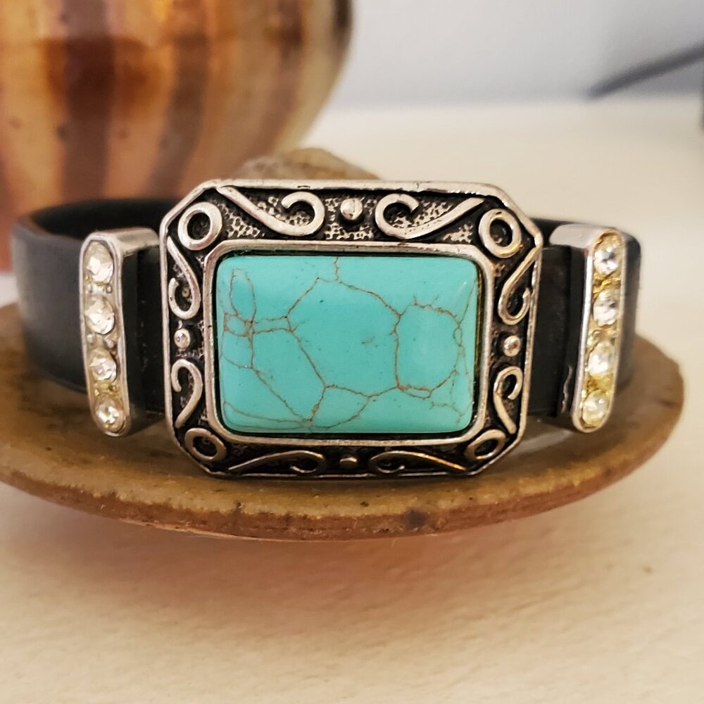 Genuine Leather and Semi-Precious Turquoise Bracelet